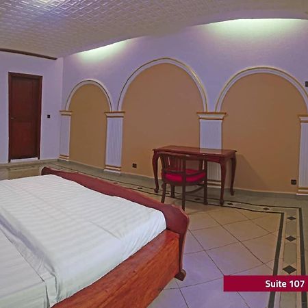 Hotel Le Majestic Douala Exteriér fotografie